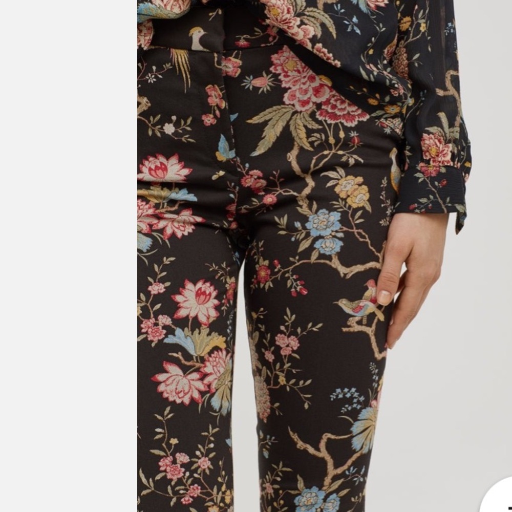Floral Patterned Pants - Picture 3 of 8